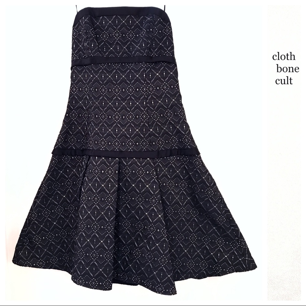 ✨NWT✨ ABS Strapless Embroidered Pleated DRESS
